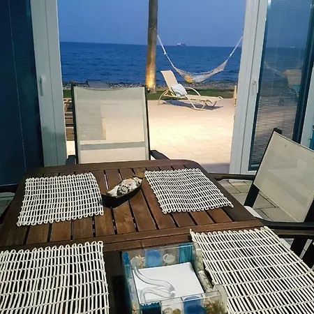 Semesterbostad Beach *